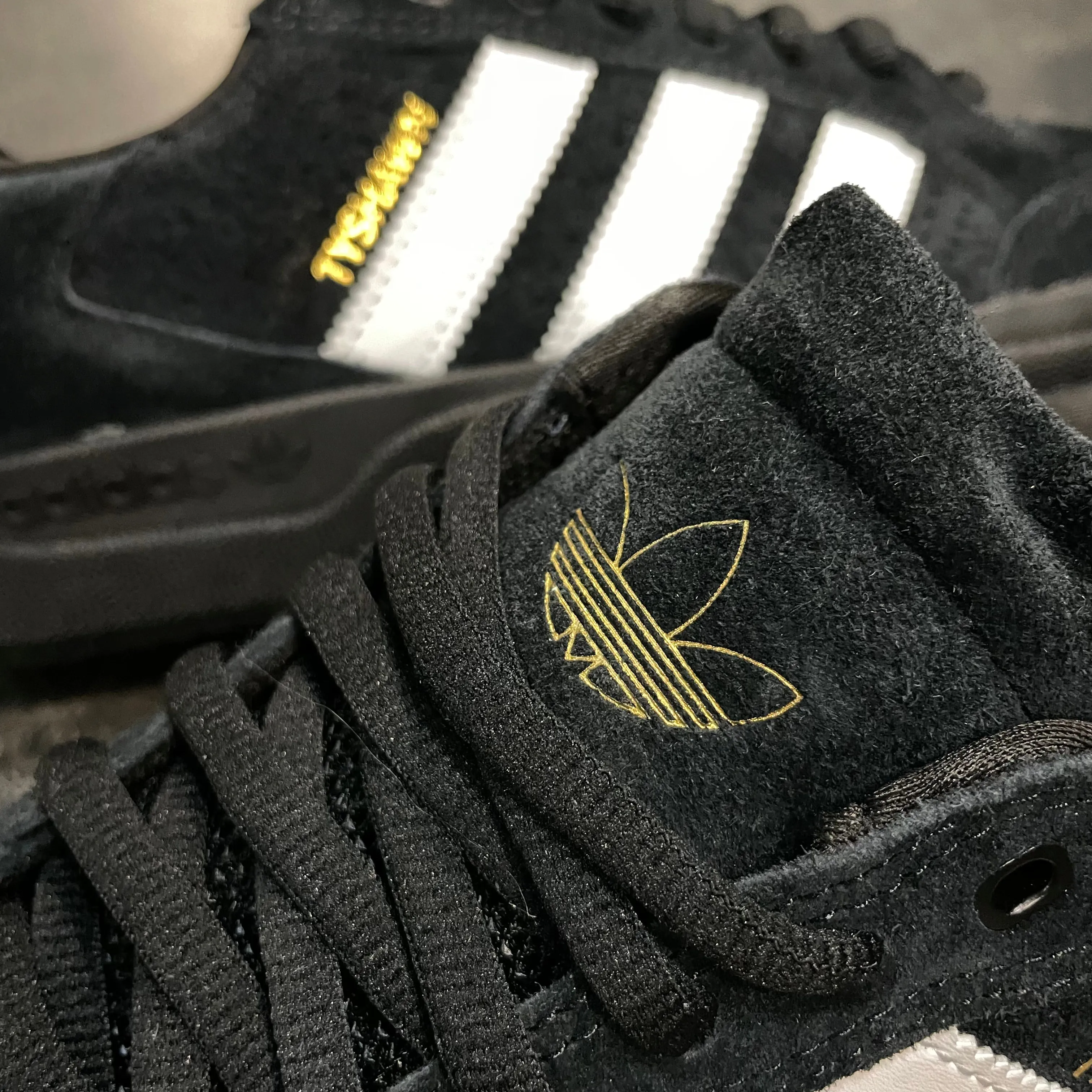 Adidas Tyshawn Low Black/White/Gold SALE