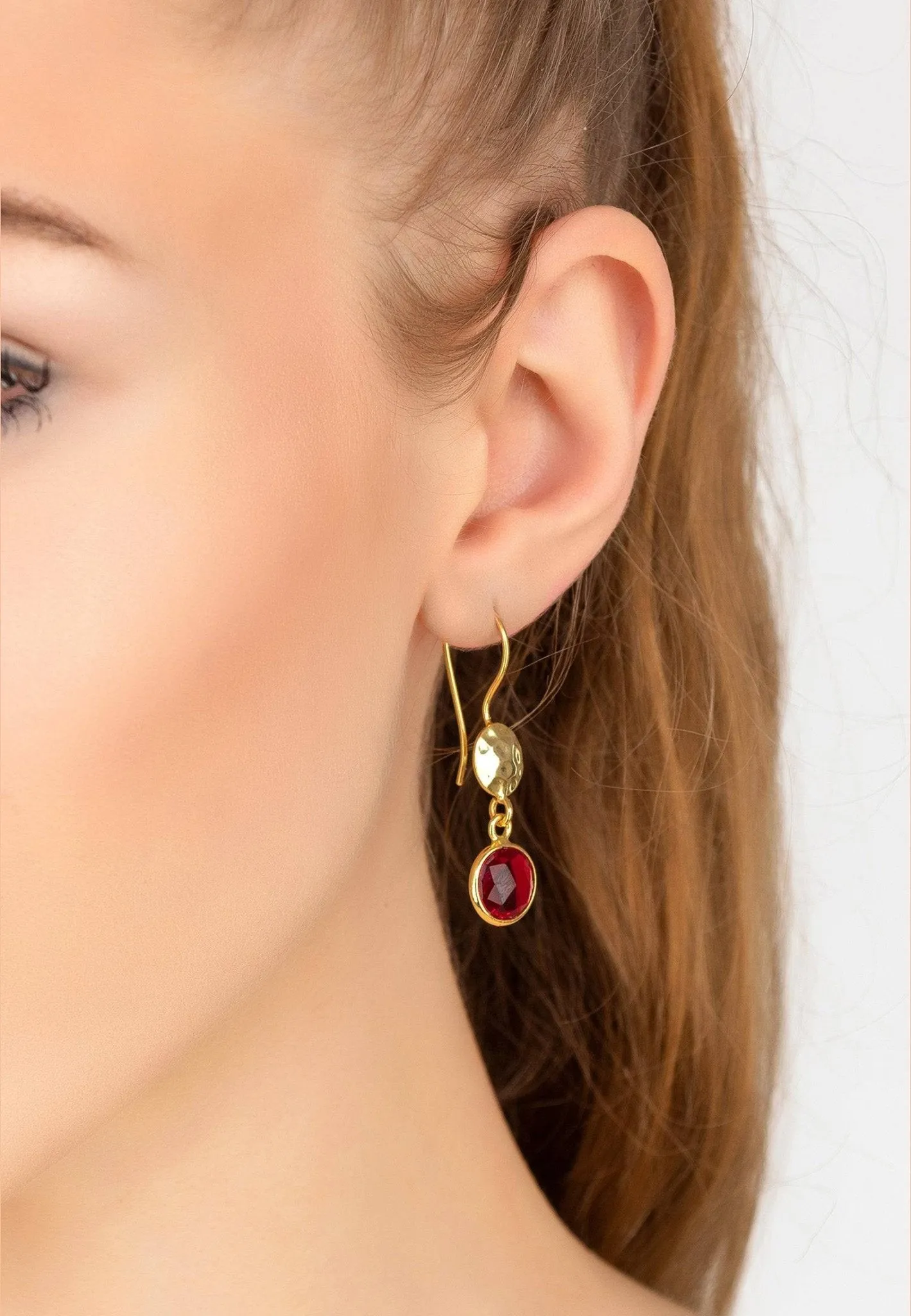 Circle & Hammer Earrings Gold Garnet